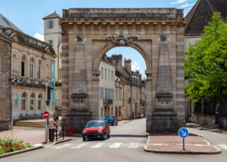 location voiture Nîmes