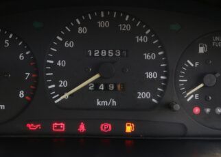Sing and symbol on car dashboard