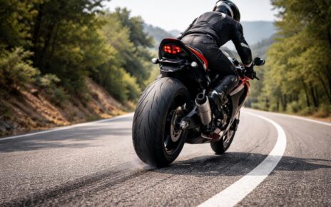 découvrez nos astuces essentielles pour bien roder les pneus de votre moto efficacement et optimiser leur adhérence et durée de vie.
